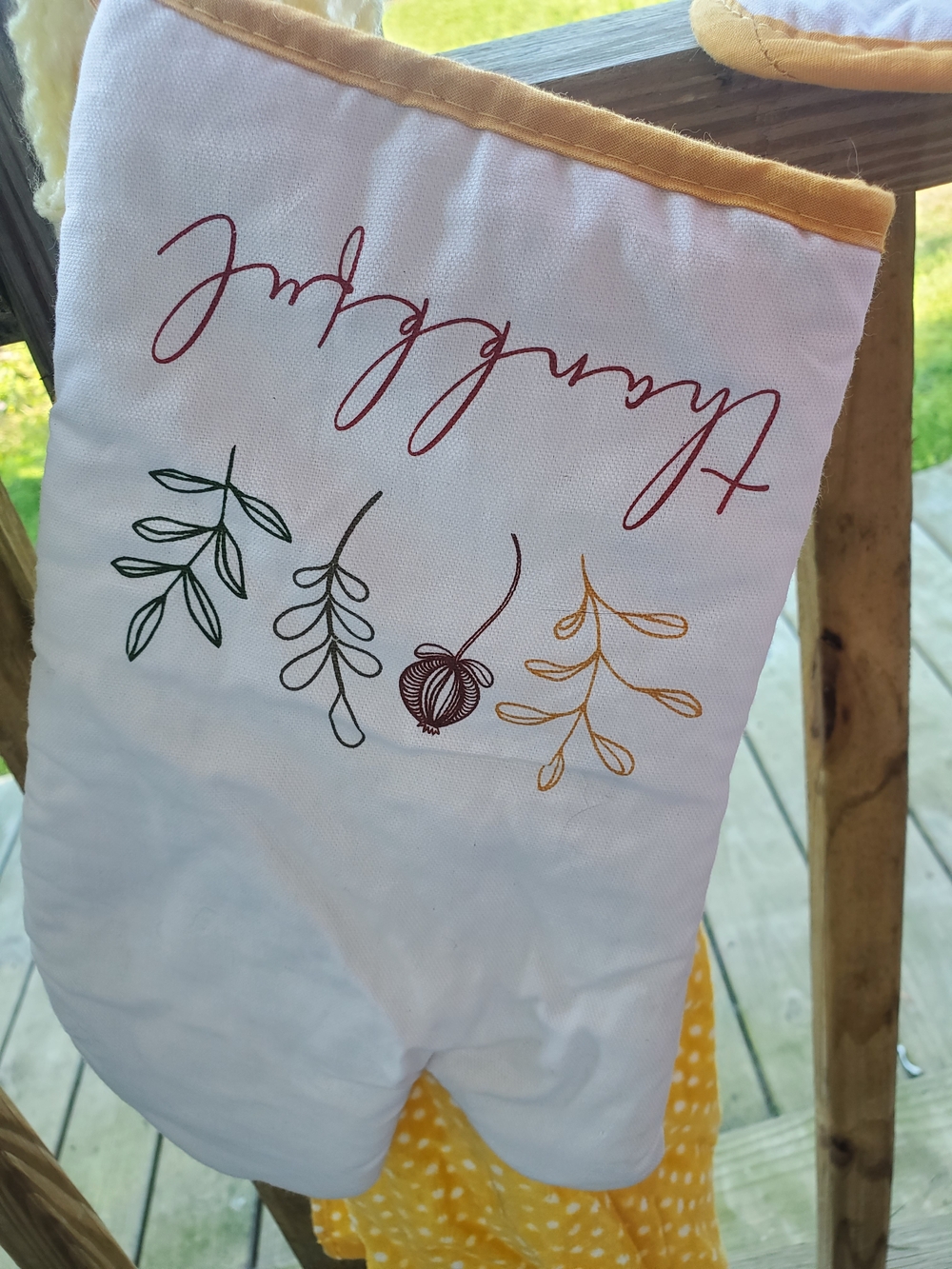 Thankful Embroidered White & Mustard Kitchen Linen Set by - Picture 3 of 4